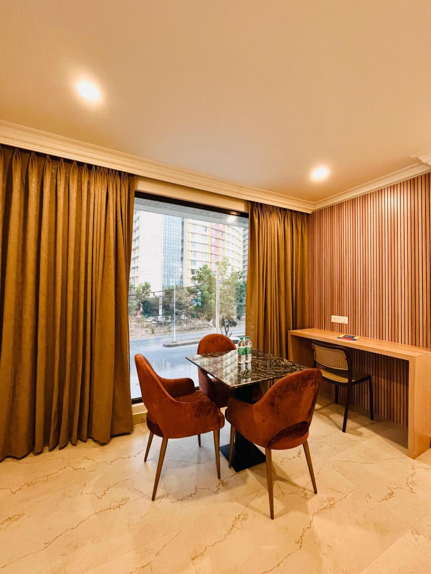 Richmond Inn And Suites Manipal Bilik gambar